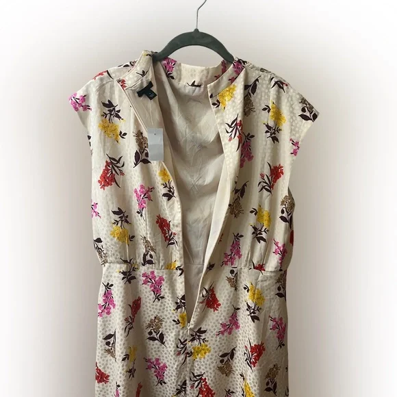 NWT Ann Taylor Floral mock neck midi flare dress Size 10. #10283 - Picture 2 of 9